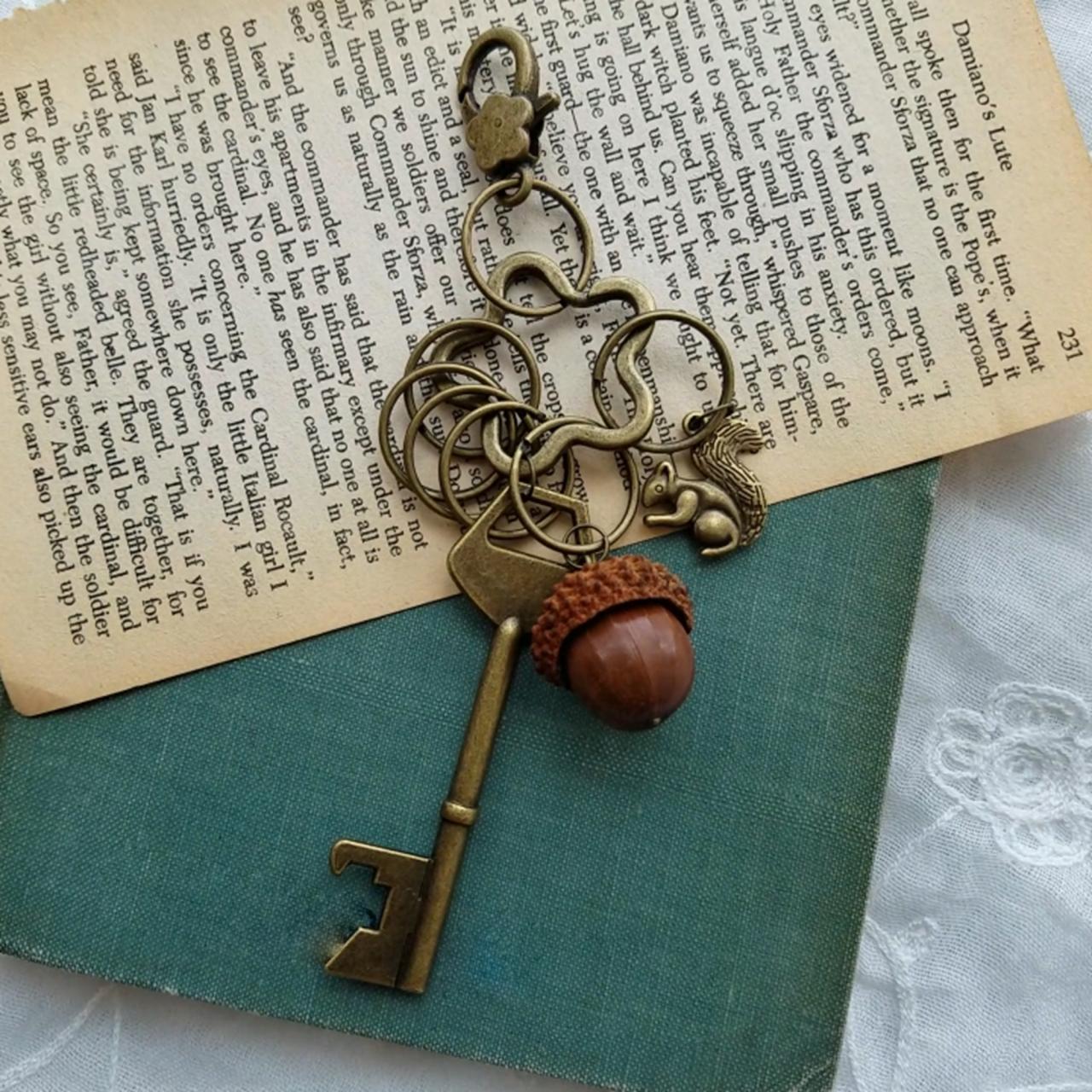 Metal Key Chain, Vintage Key Shape Key Ring With Acorns, Bronze Key Chain